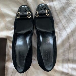Gucci Black Heels with Gold Buckle Detail